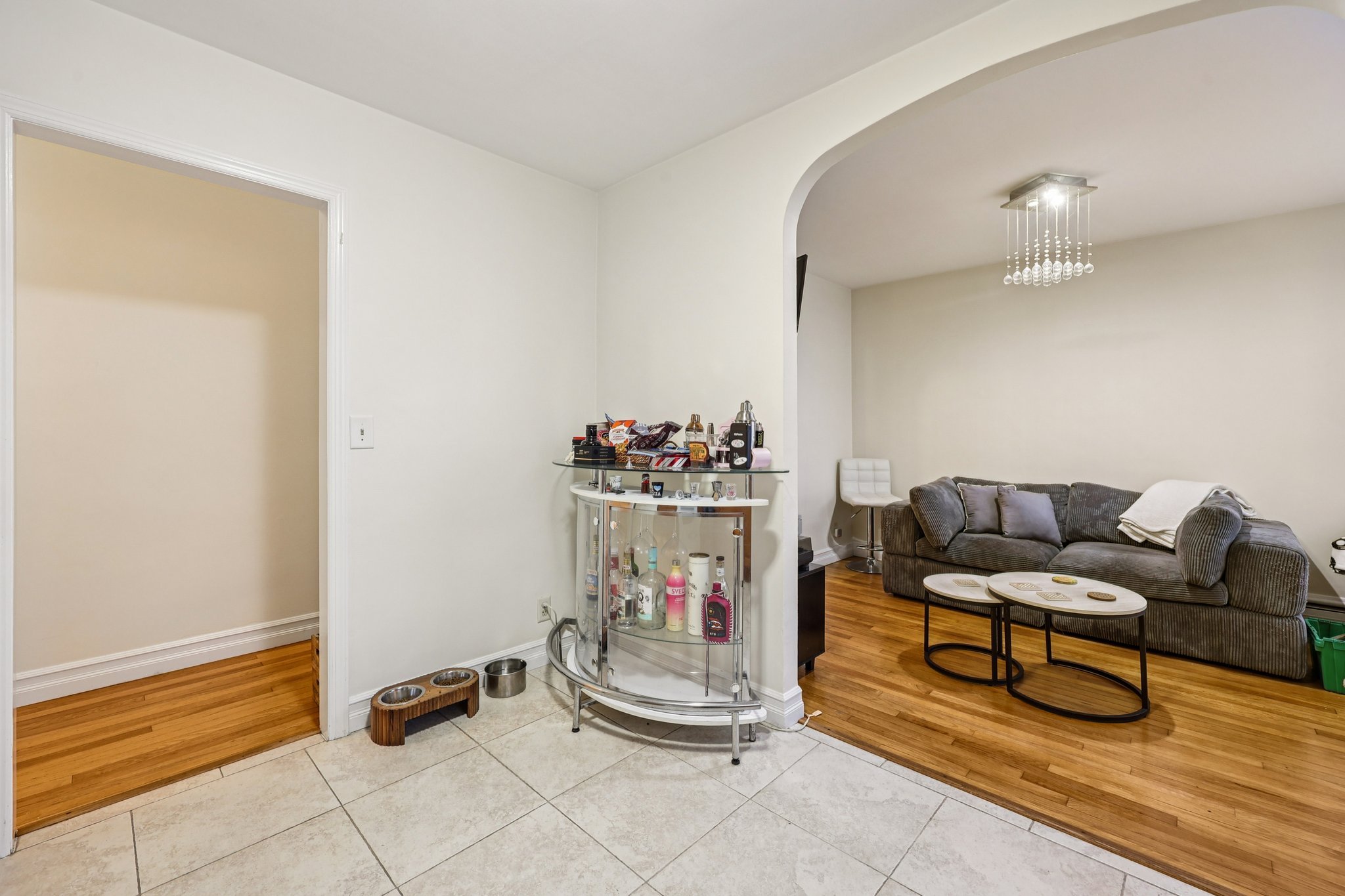 Sterling Ave-S2210-010.jpg