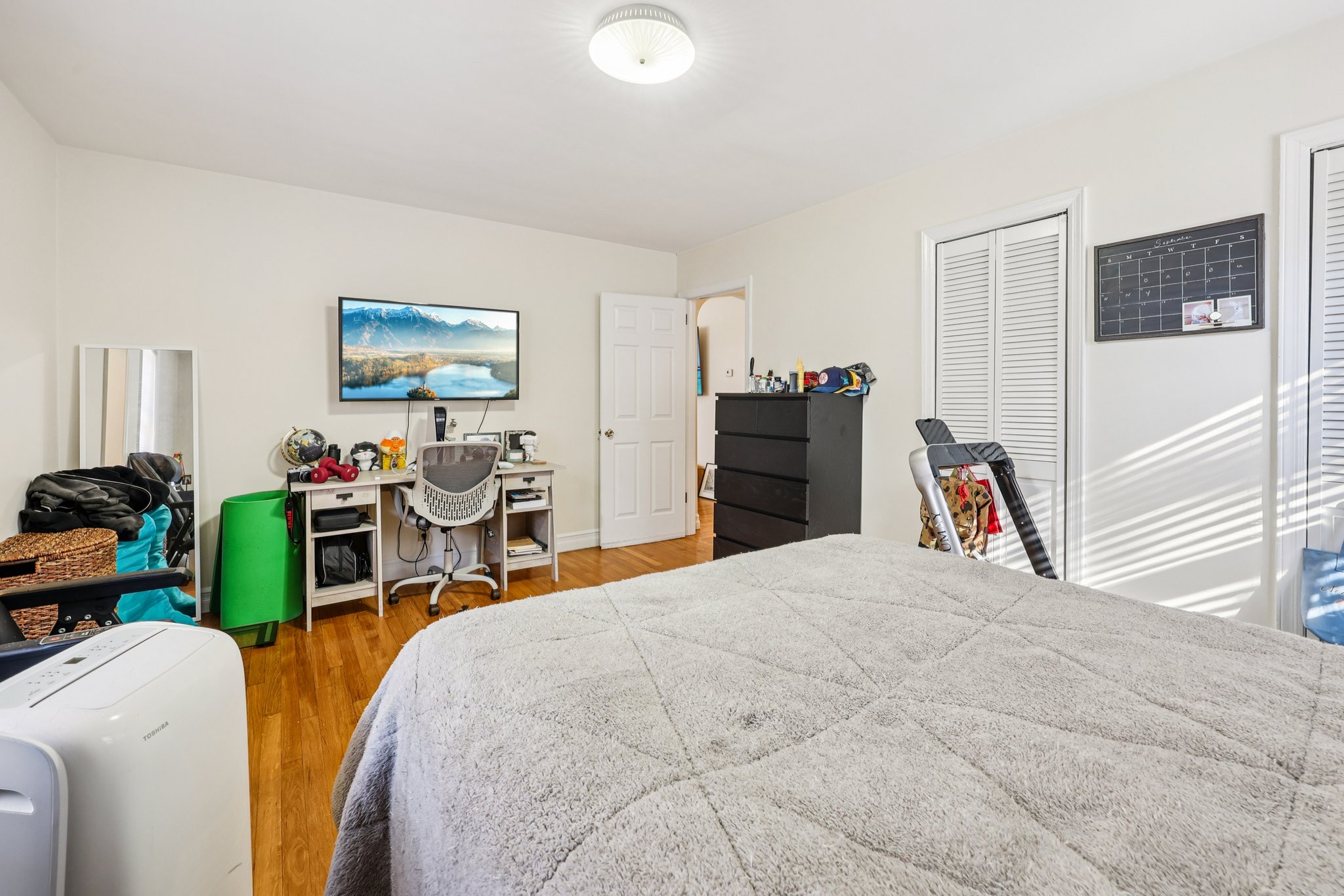 Sterling Ave-S2210-029.jpg