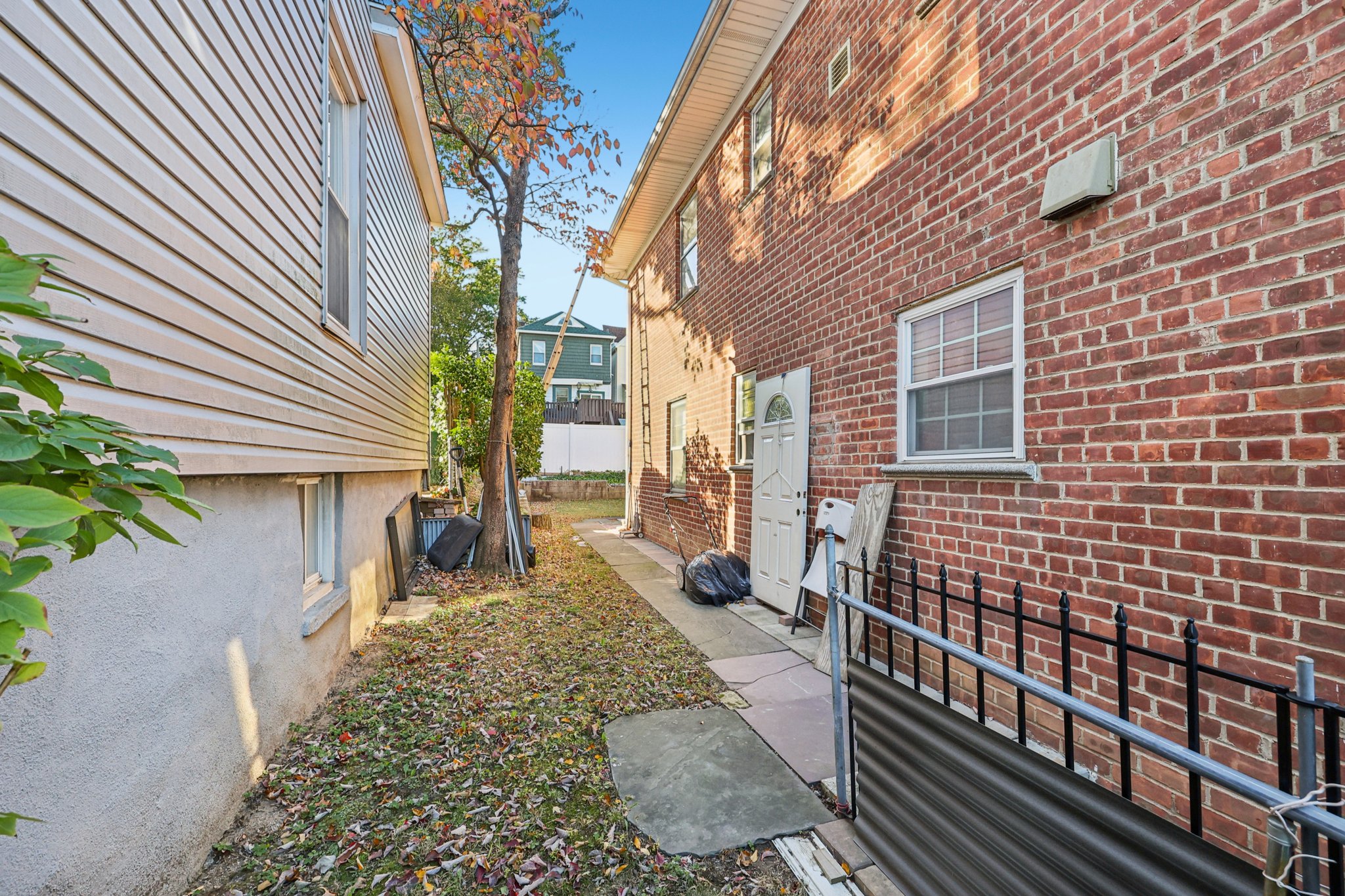 Sterling Ave-S2210-041.jpg