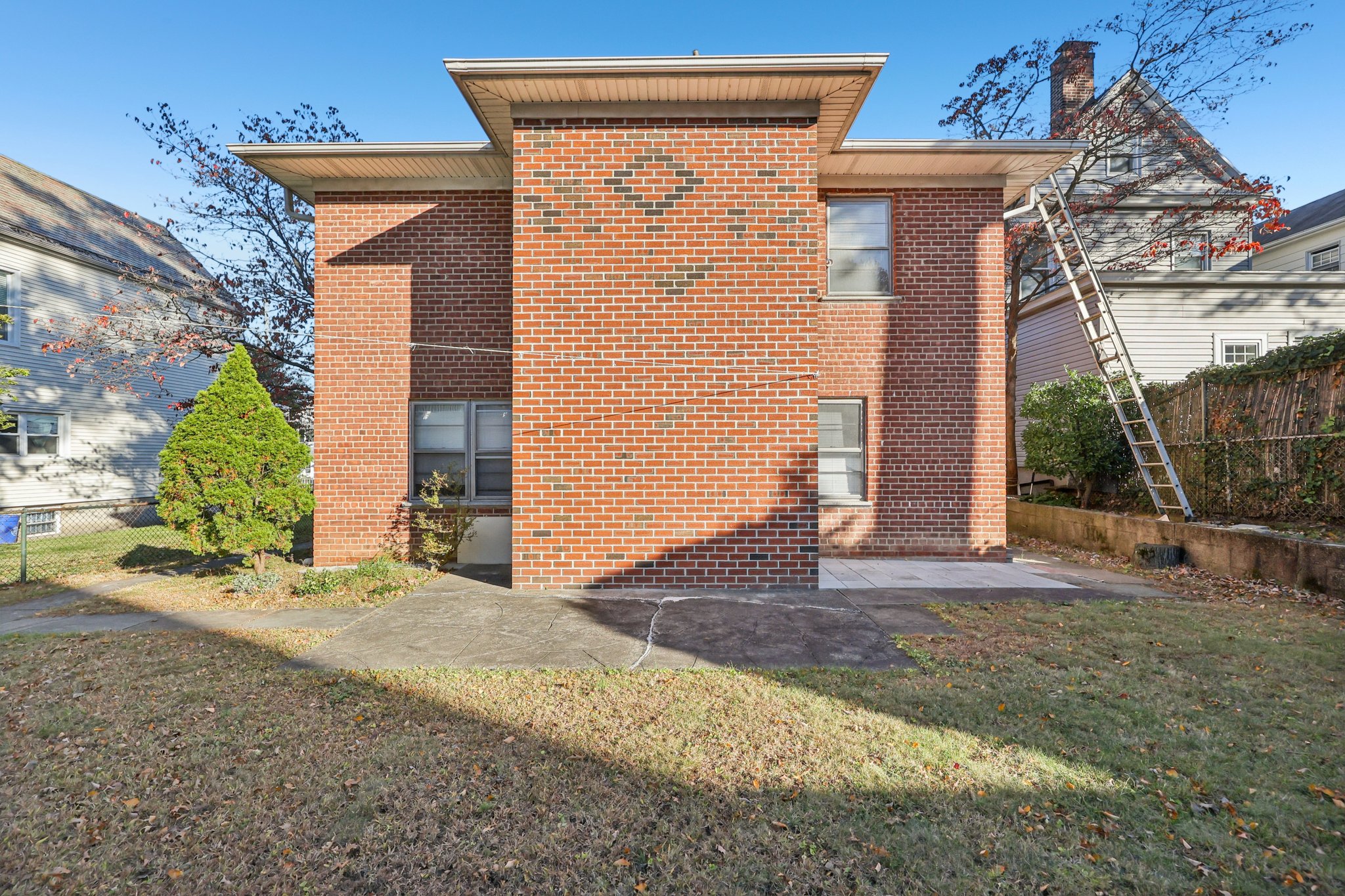 Sterling Ave-S2210-045.jpg