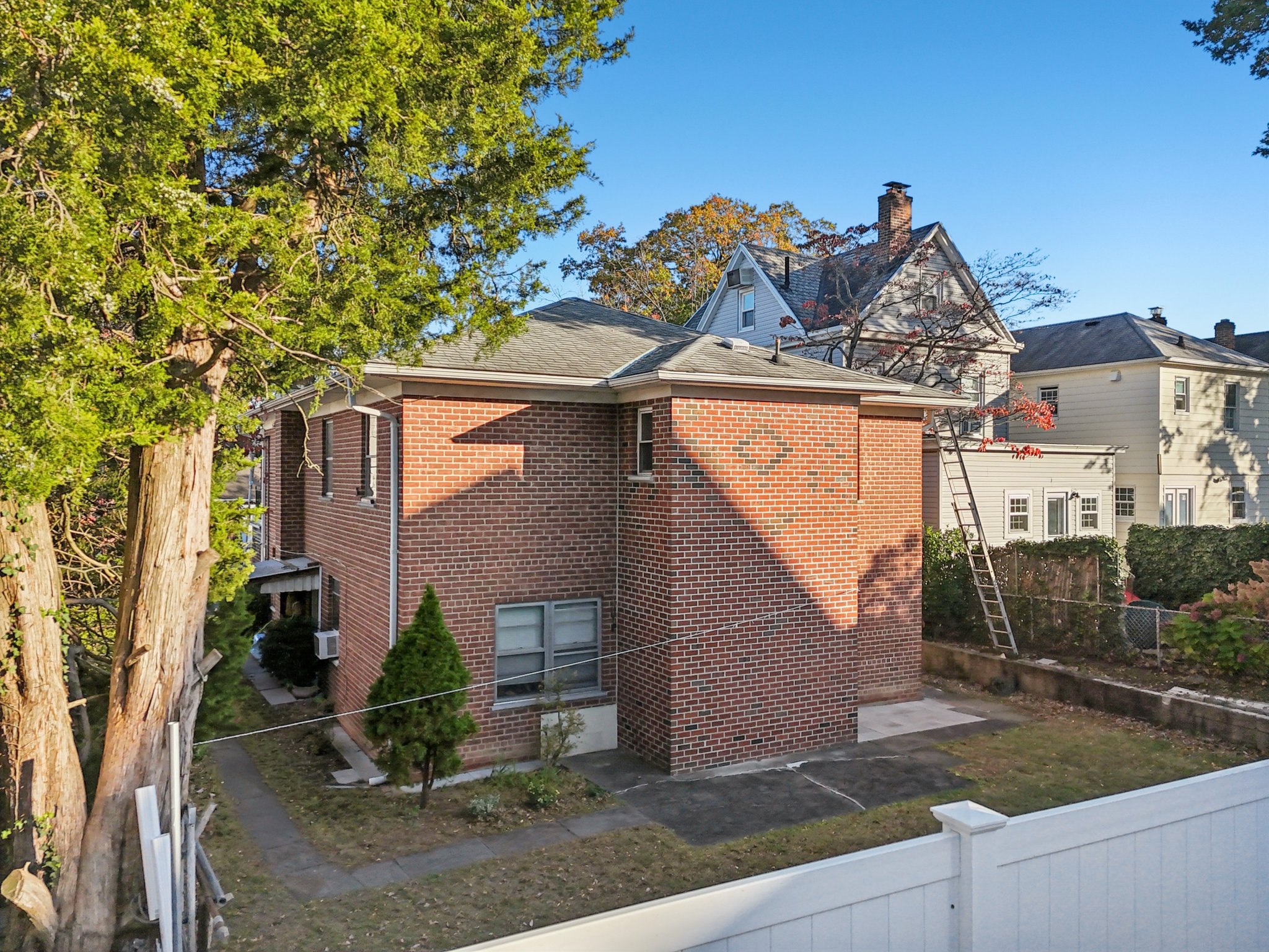 Sterling Ave-S2210-062.jpg