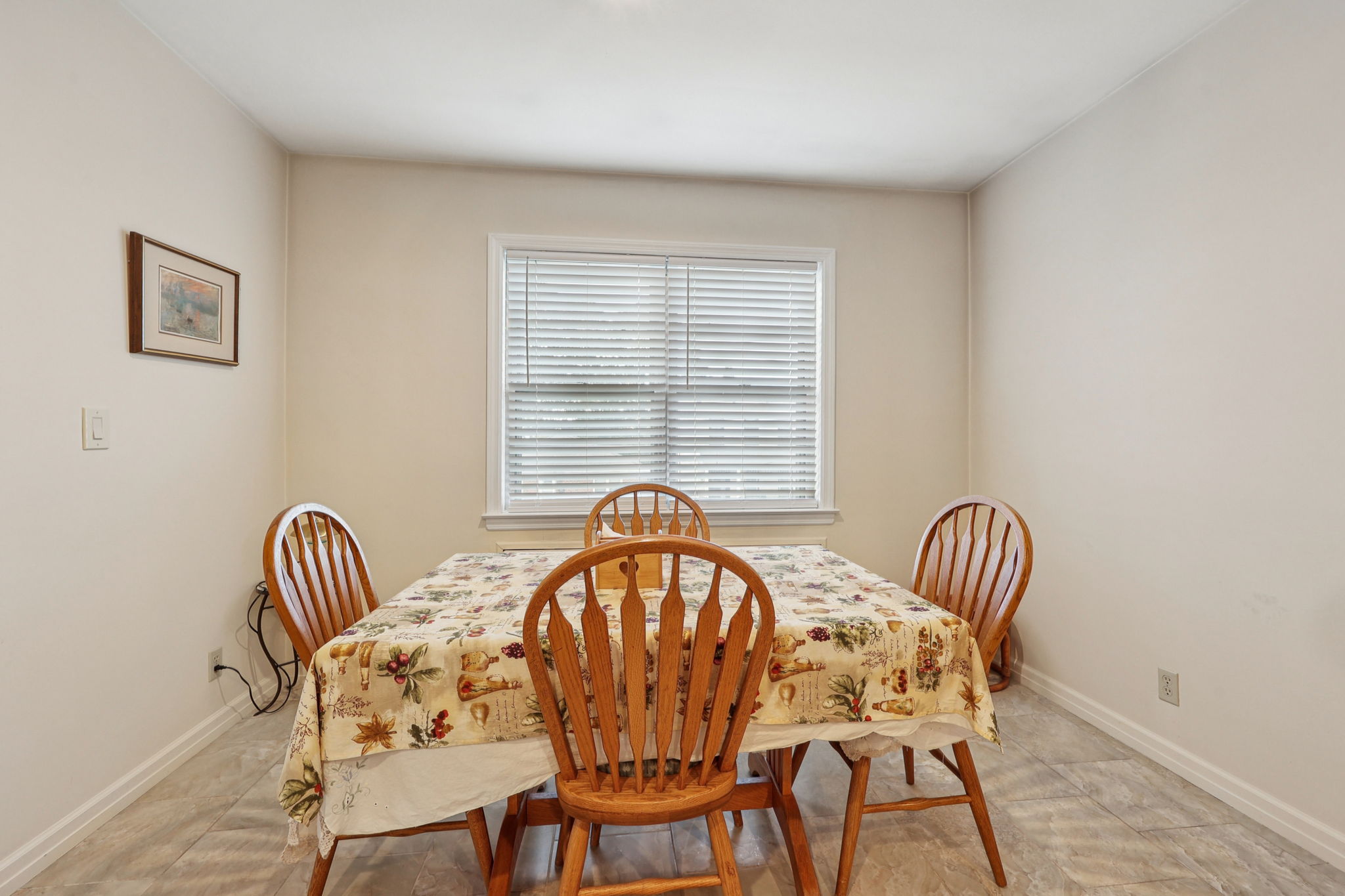 Sterling Ave-S2410-002