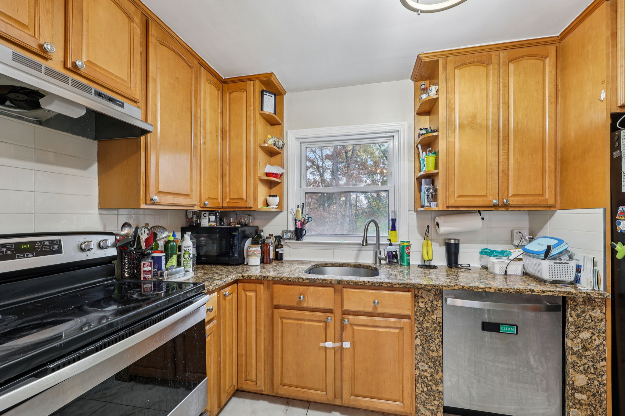 Sterling Ave-S2410-005