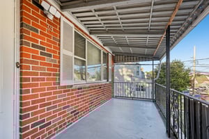 Sterling Ave-S2210-006.jpg