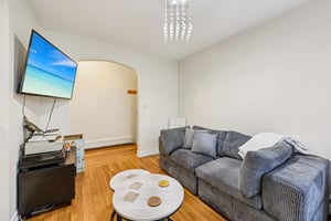 Sterling Ave-S2210-009.jpg