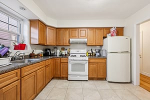 Sterling Ave-S2210-021.jpg