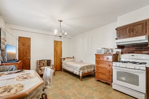 Sterling Ave-S2210-023.jpg