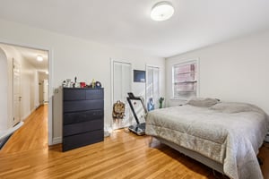 Sterling Ave-S2210-027.jpg