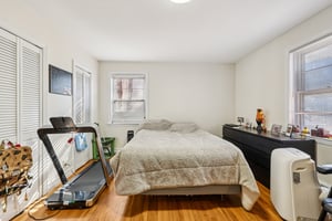 Sterling Ave-S2210-028.jpg