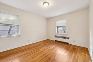 Sterling Ave-S2210-032.jpg
