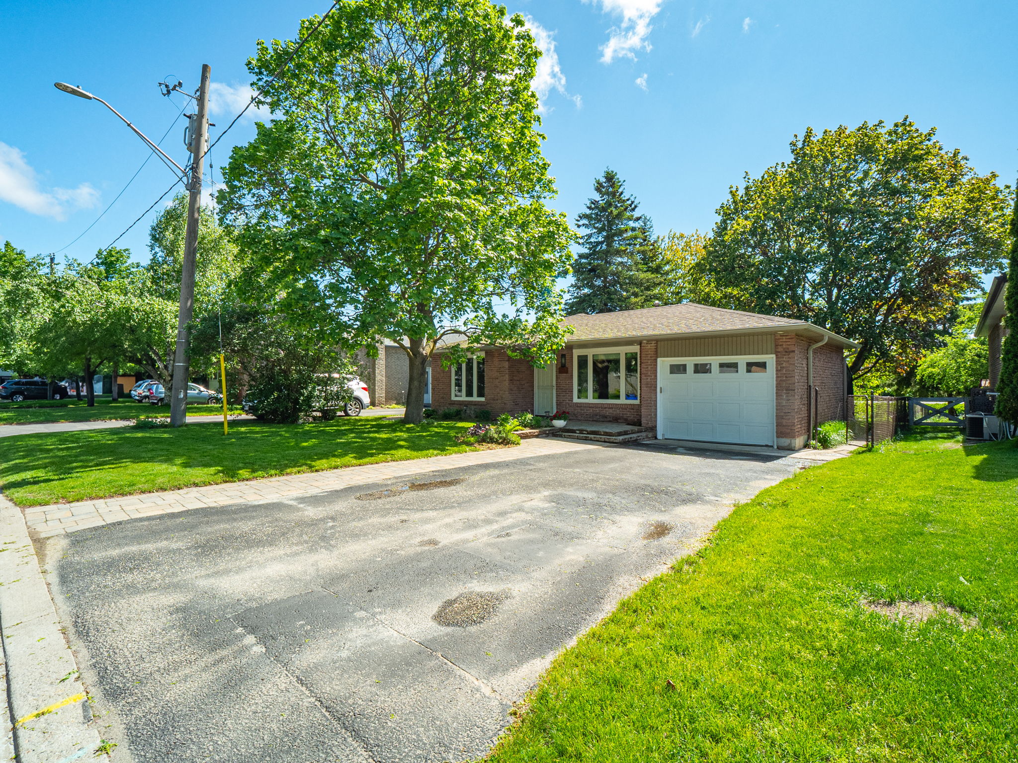 35 Townsend Ave Bradford West Gwillimbury, ON L3Z 1X9