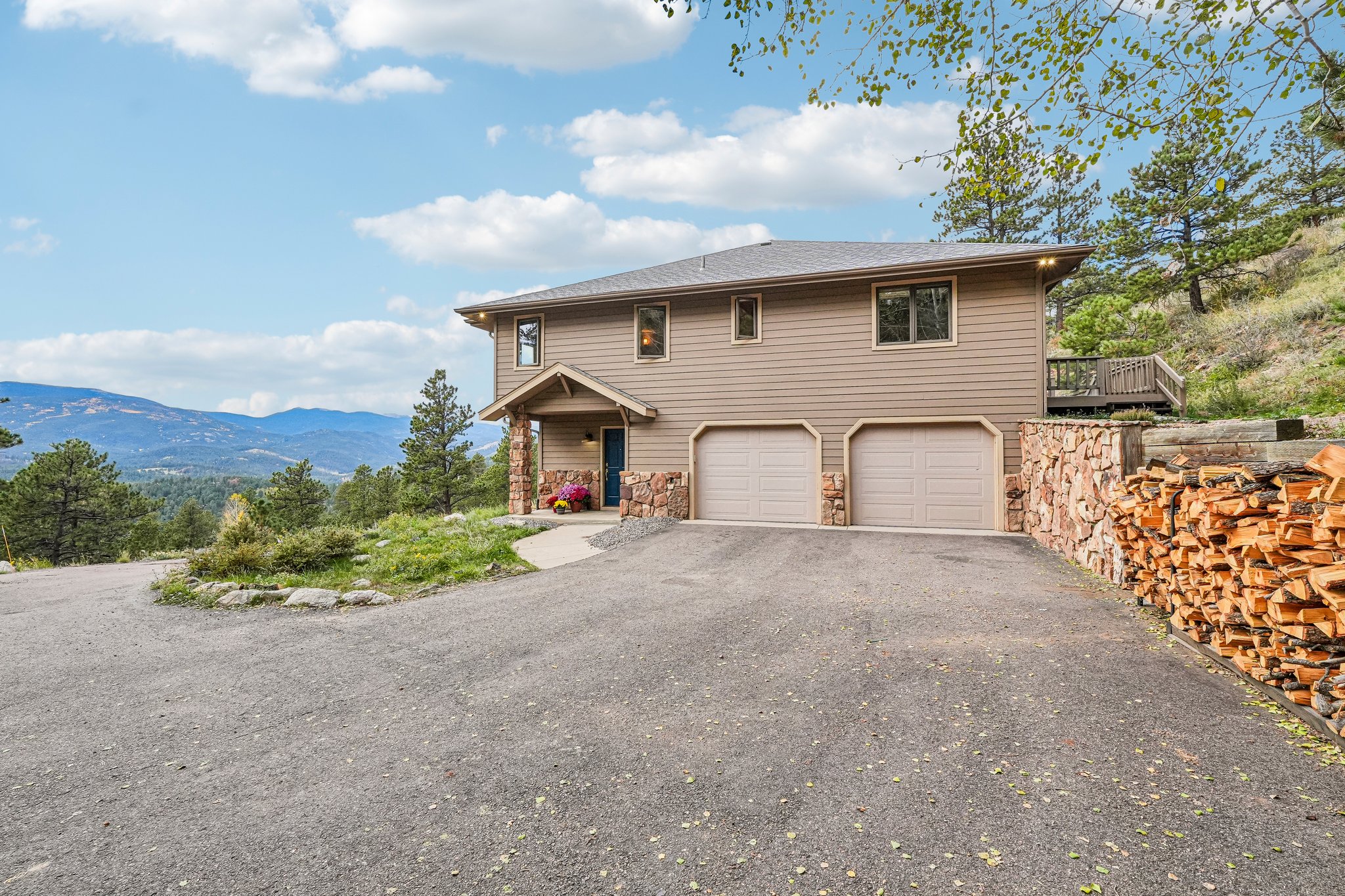 Conifer Dr-S0910-002.jpg
