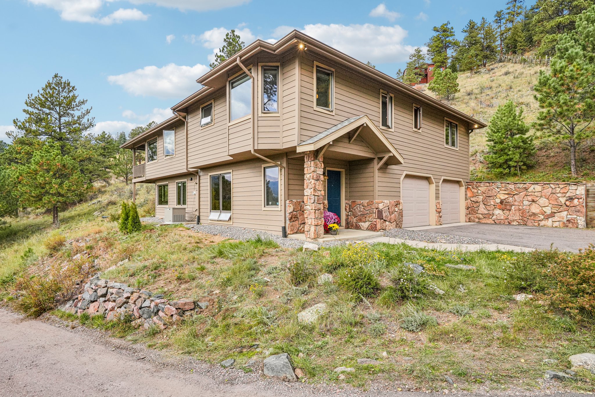 Conifer Dr-S0910-003.jpg