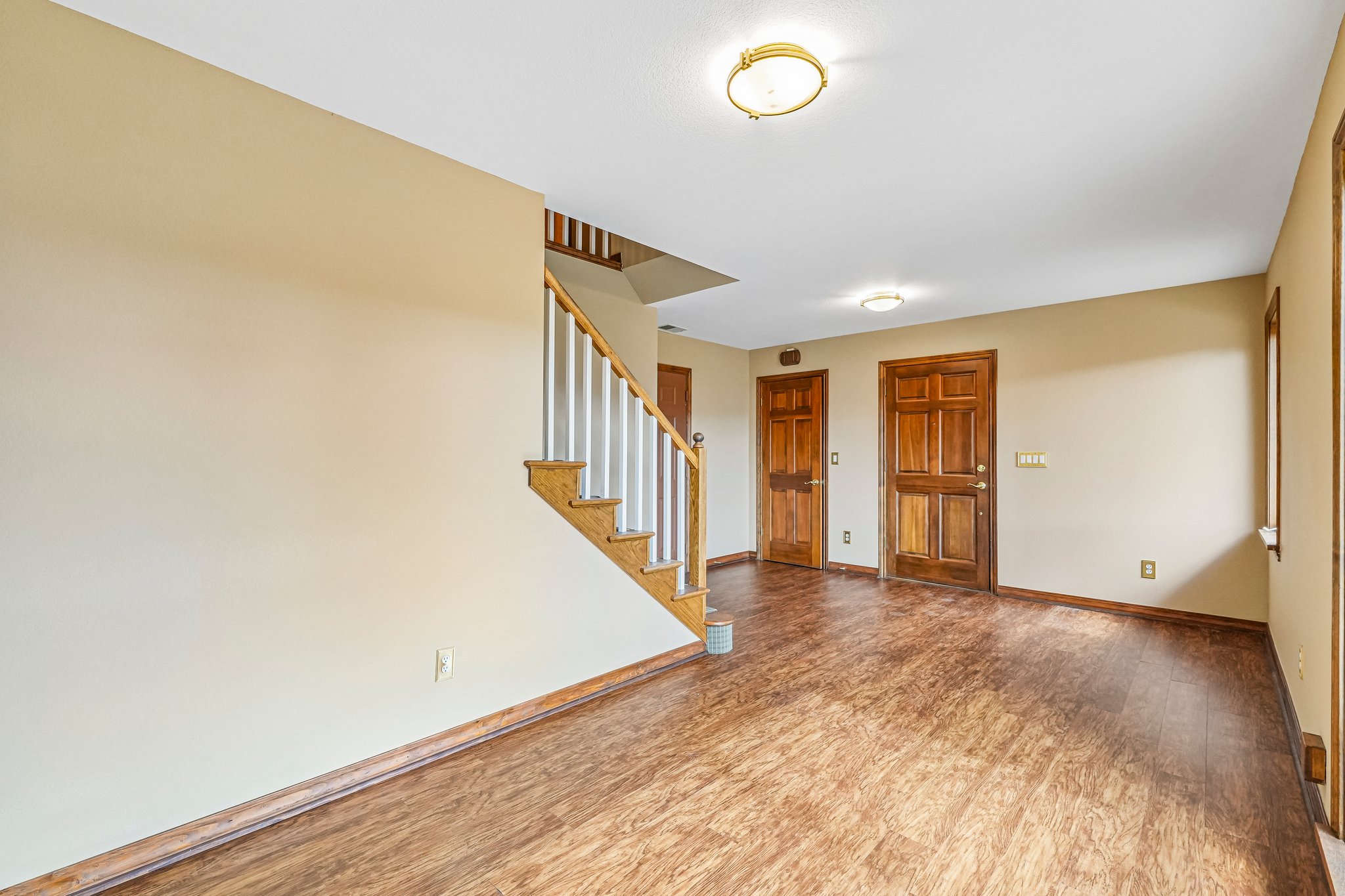 Conifer Dr-S0910-007.jpg
