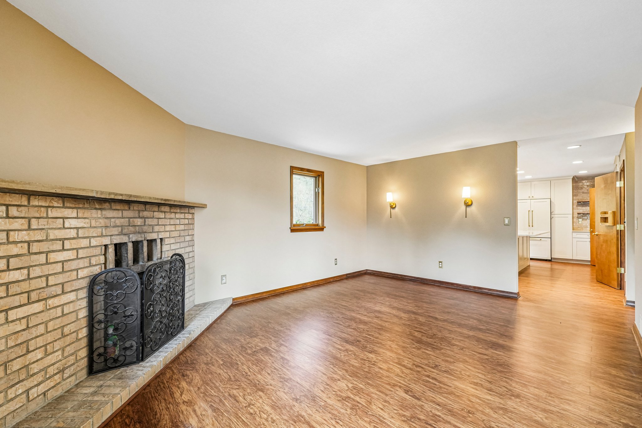 Conifer Dr-S0910-013.jpg