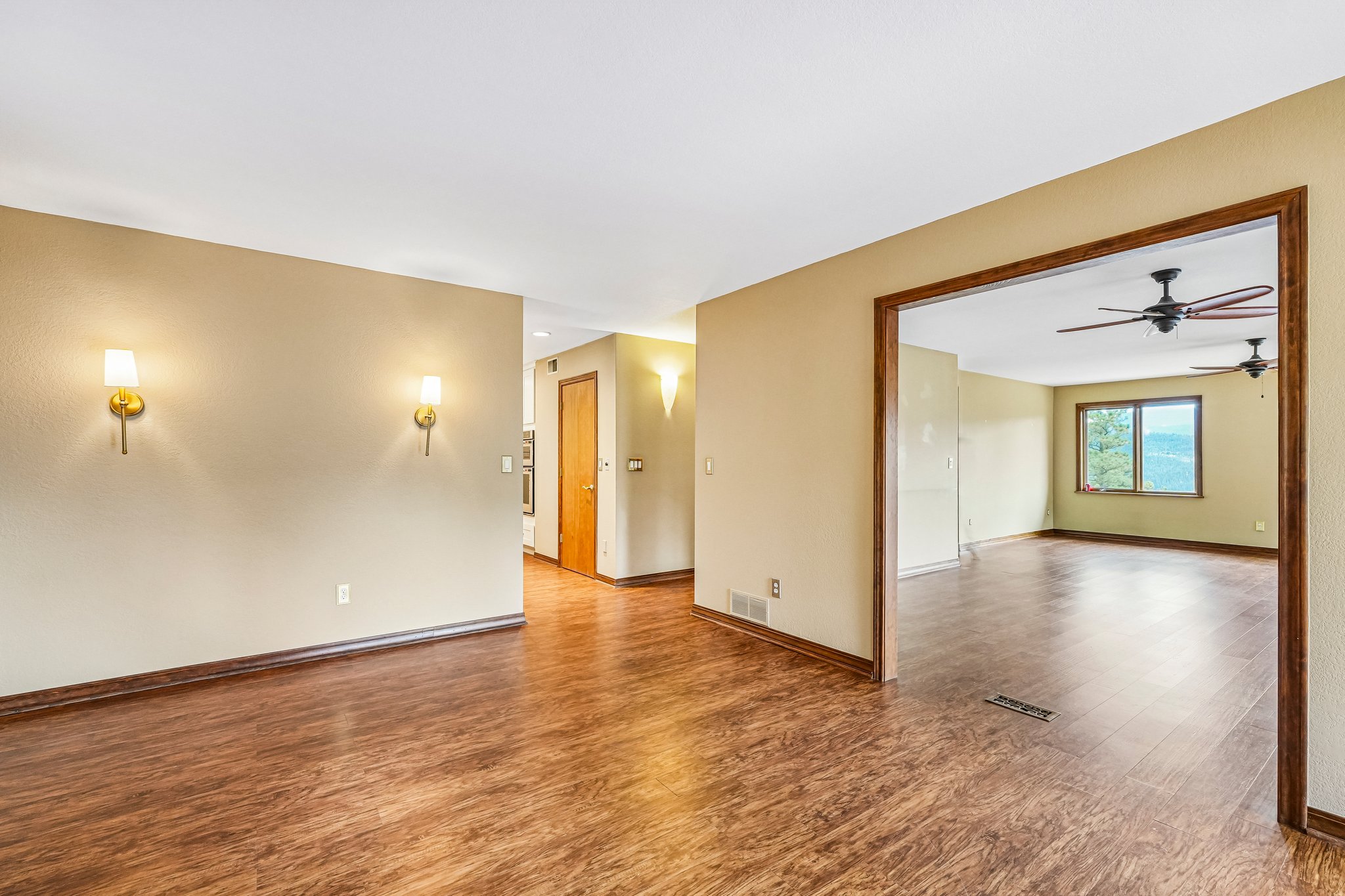 Conifer Dr-S0910-015.jpg
