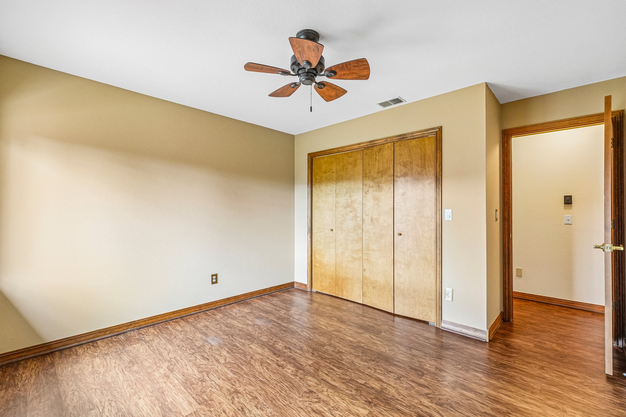 Conifer Dr-S0910-022.jpg
