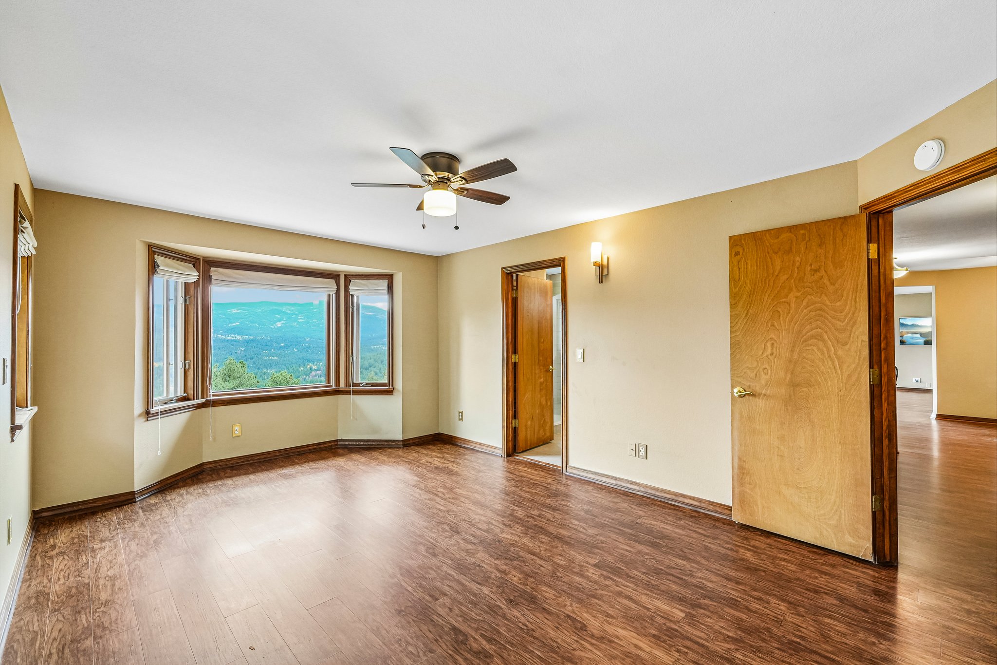 Conifer Dr-S0910-036.jpg