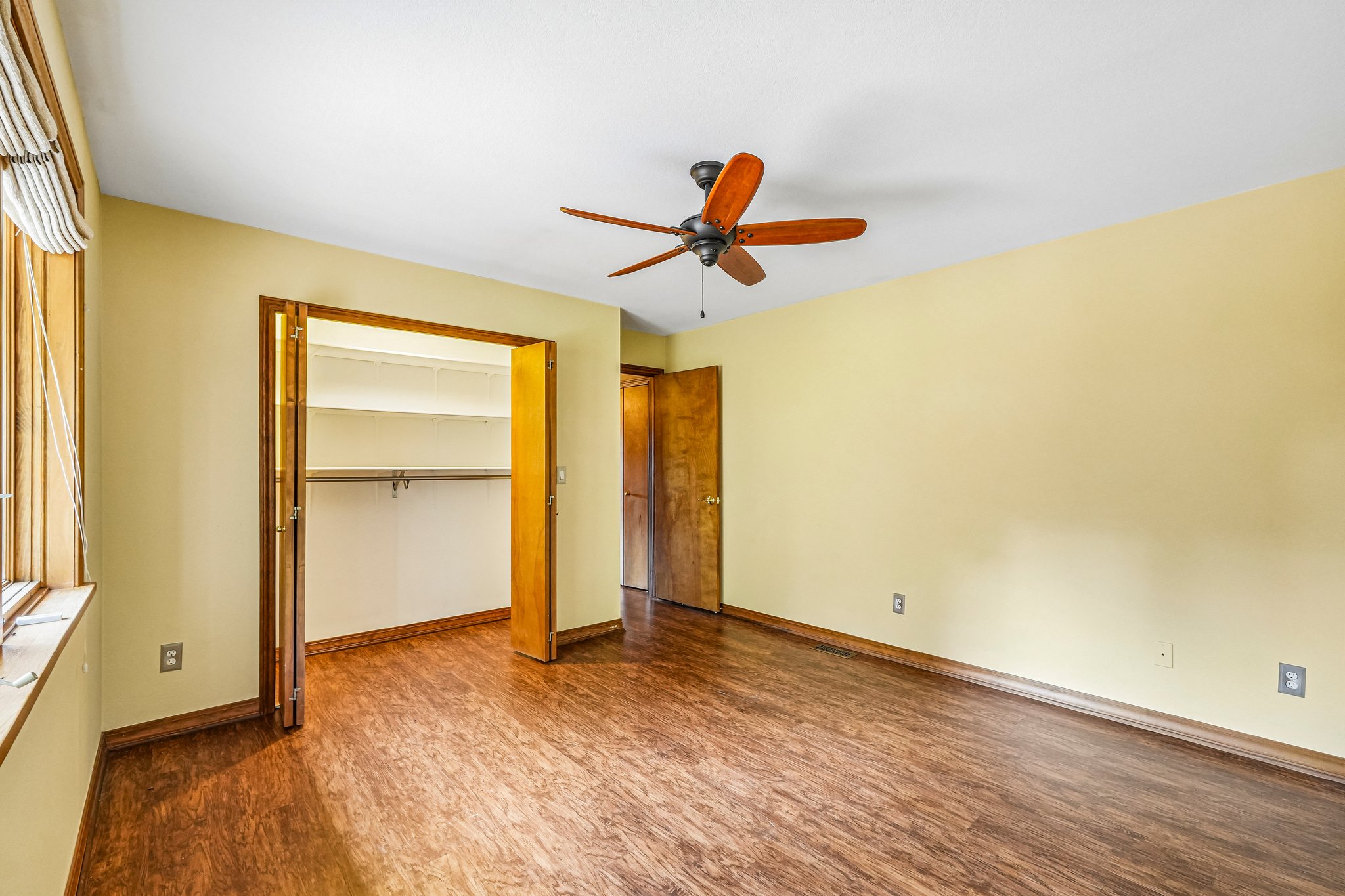Conifer Dr-S0910-049.jpg