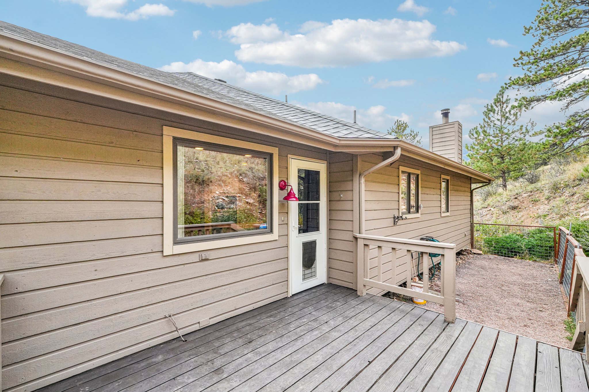 Conifer Dr-S0910-064.jpg