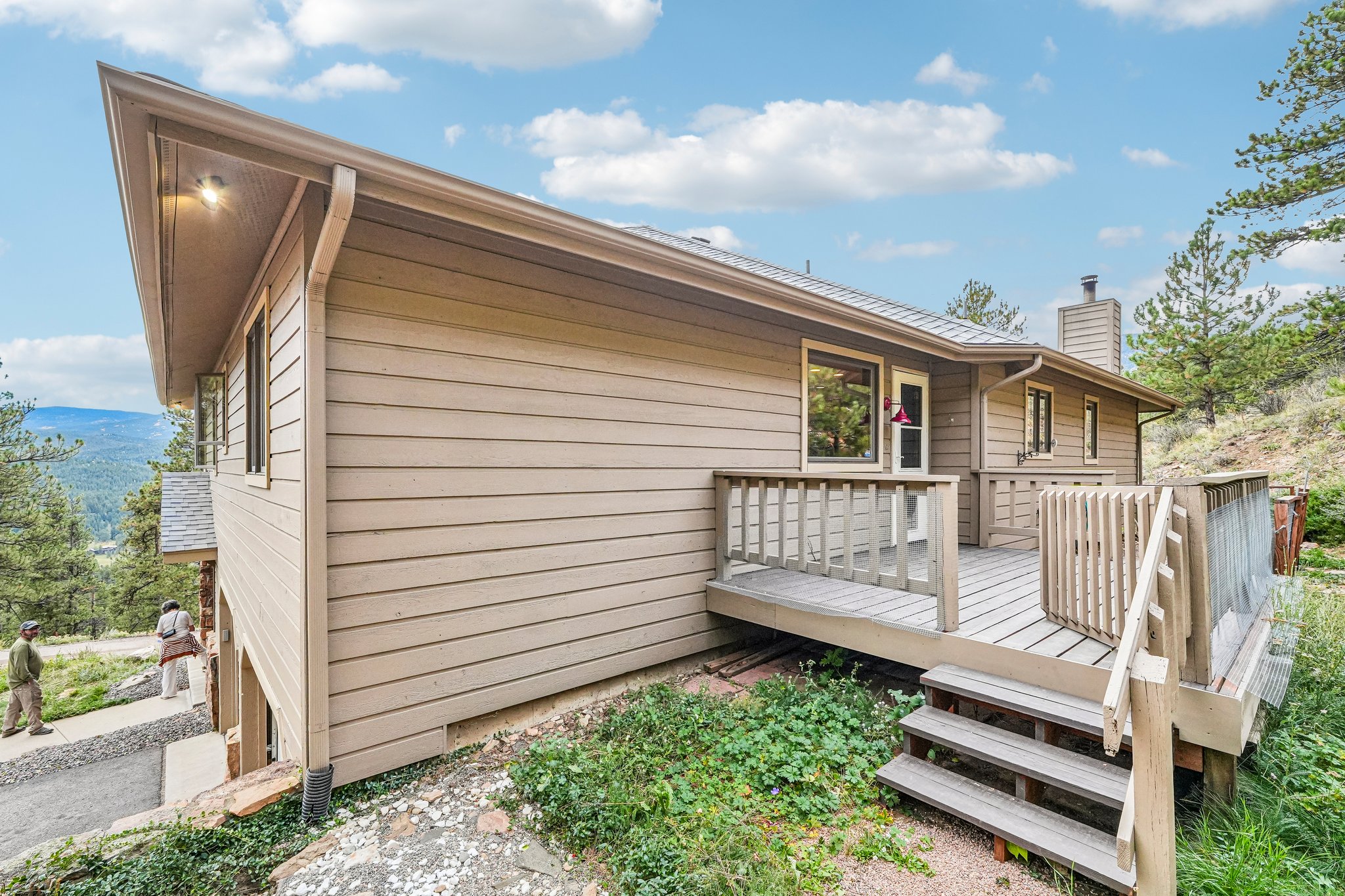 Conifer Dr-S0910-068.jpg
