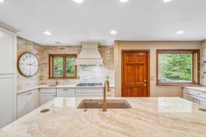 Conifer Dr-S0910-018.jpg