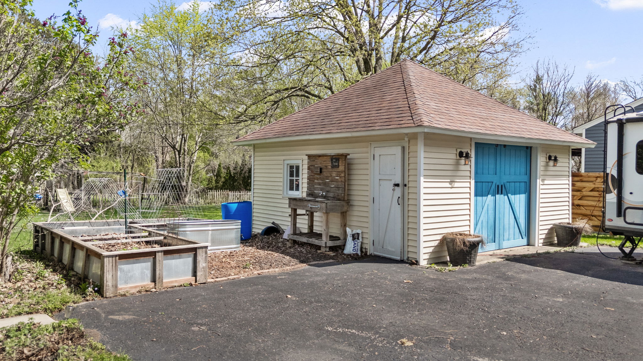 Garage and Garden Area