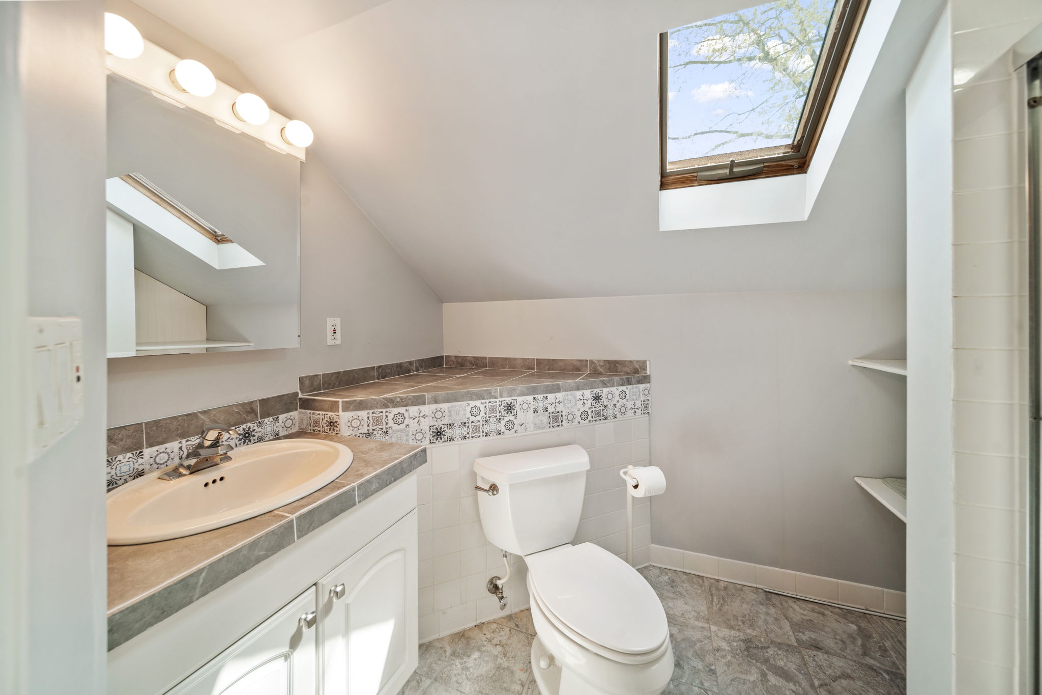 Primary Bathroom - 352 Harrison