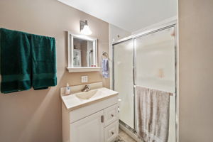 1st Floor Bath - 350 Harrison