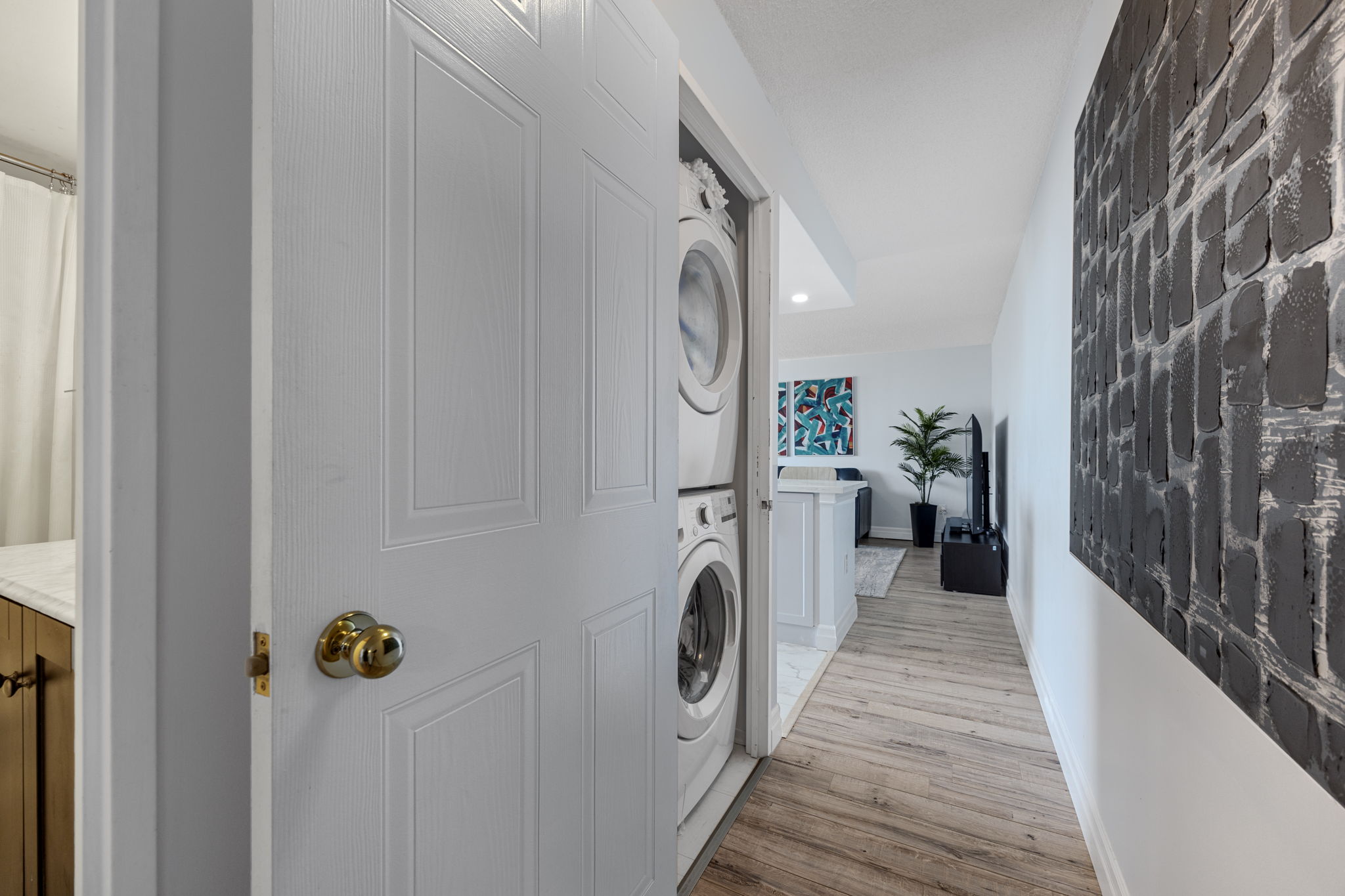 Mississauga property showcase — delivered property photograph 23
