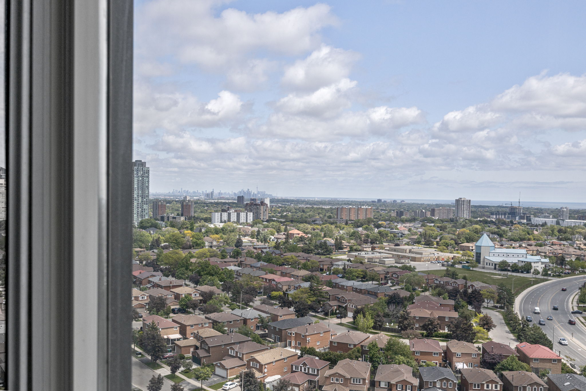 Mississauga property showcase — delivered property photograph 25