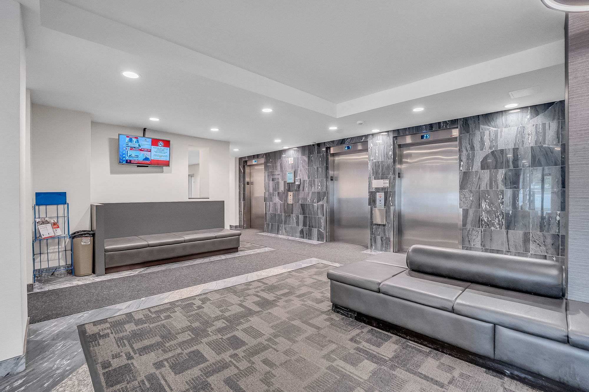 4-lobby2