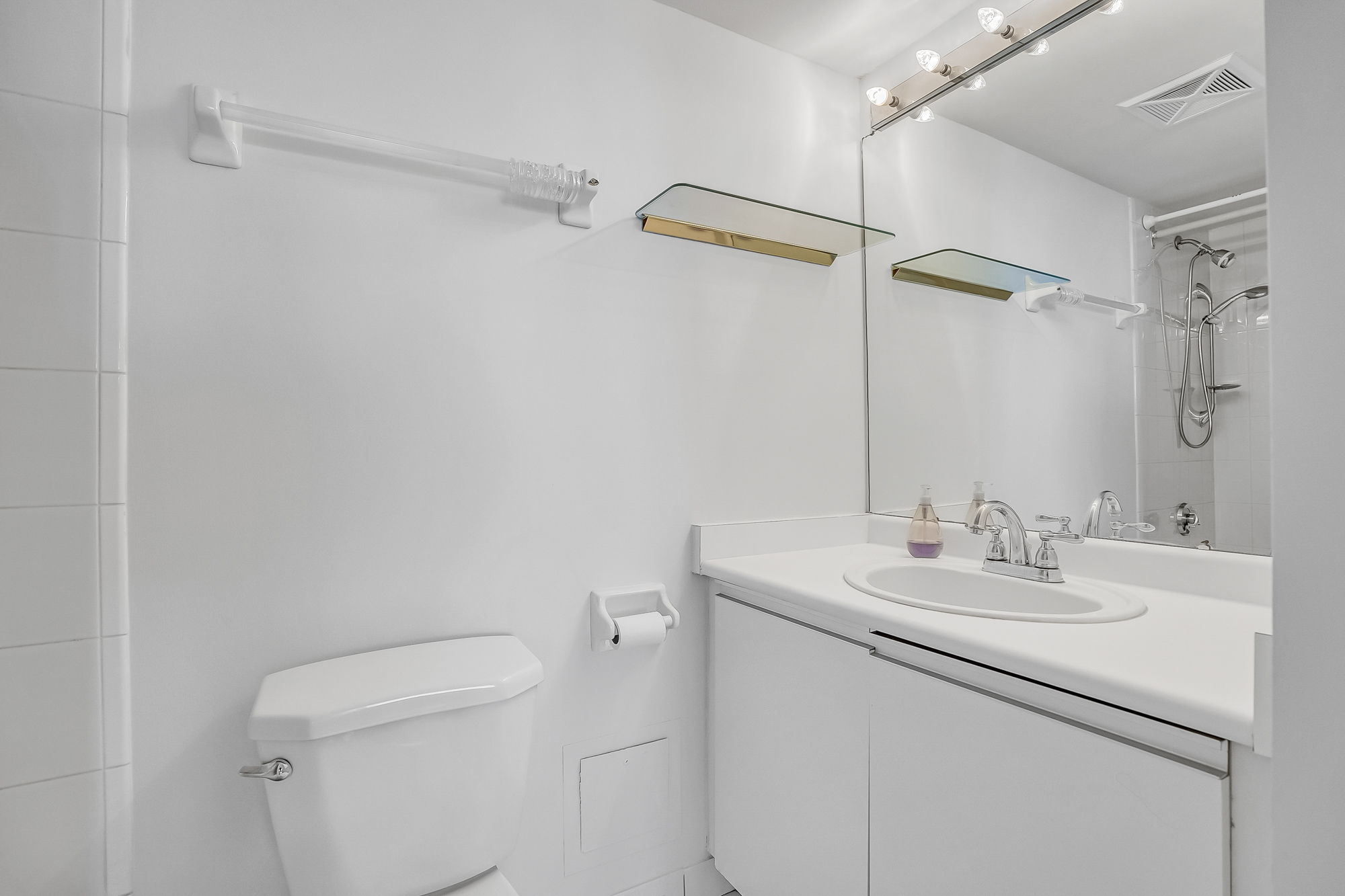 30-guest washroom1