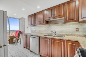 14-kitchen1