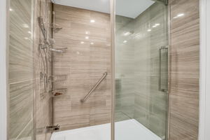 26-primary ensuite2