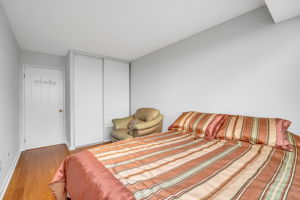 29-second bedroom3