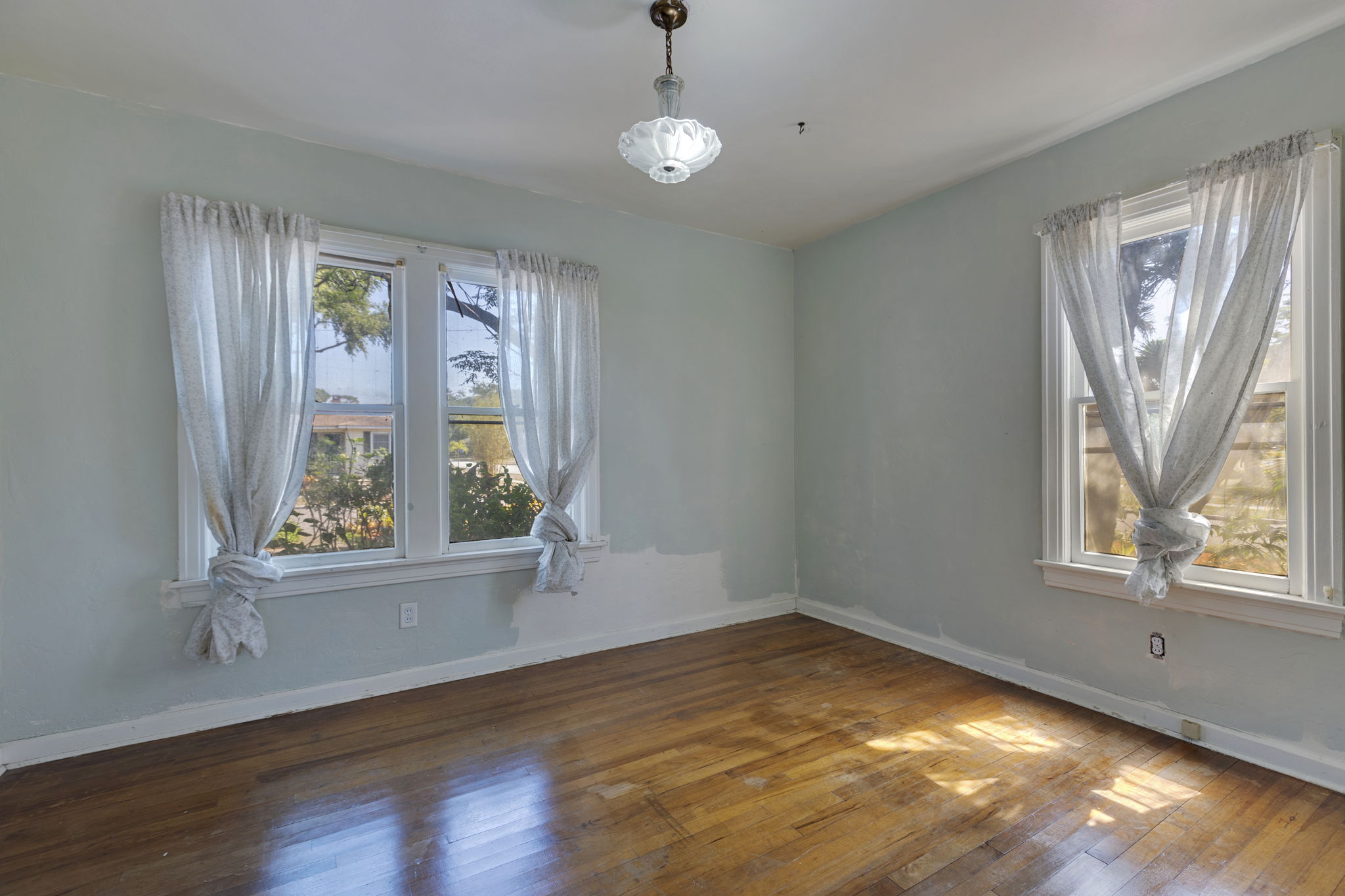 AB3_3500 6th Ave N-12