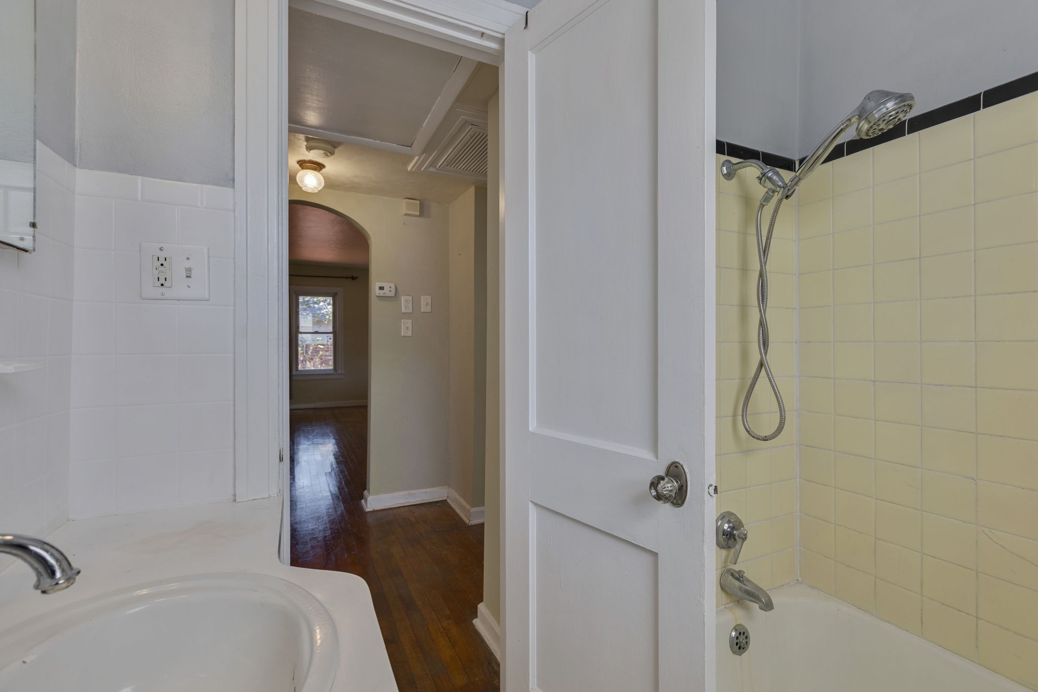 AB3_3500 6th Ave N-15