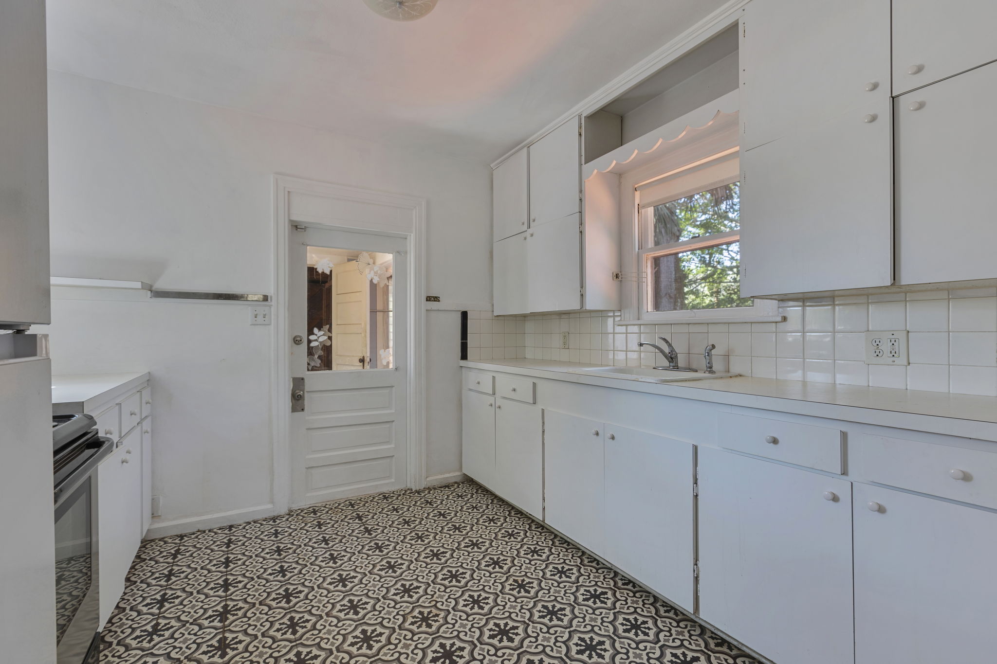 AB3_3500 6th Ave N-22