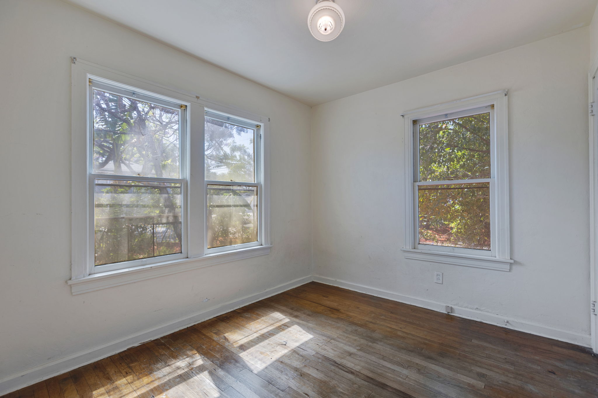 AB3_3500 6th Ave N-16