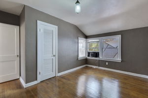 AB3_3500 6th Ave N-19