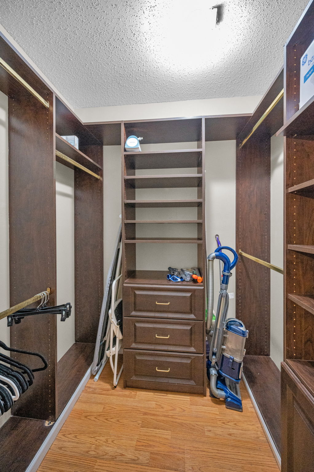 Bedroom1 Closet