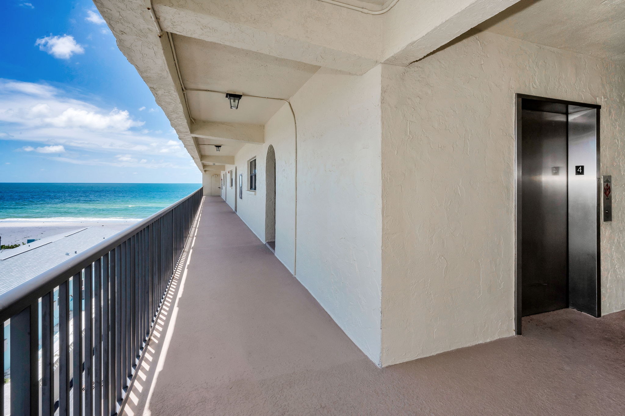 Entry Balcony1
