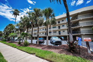 Front Exterior15