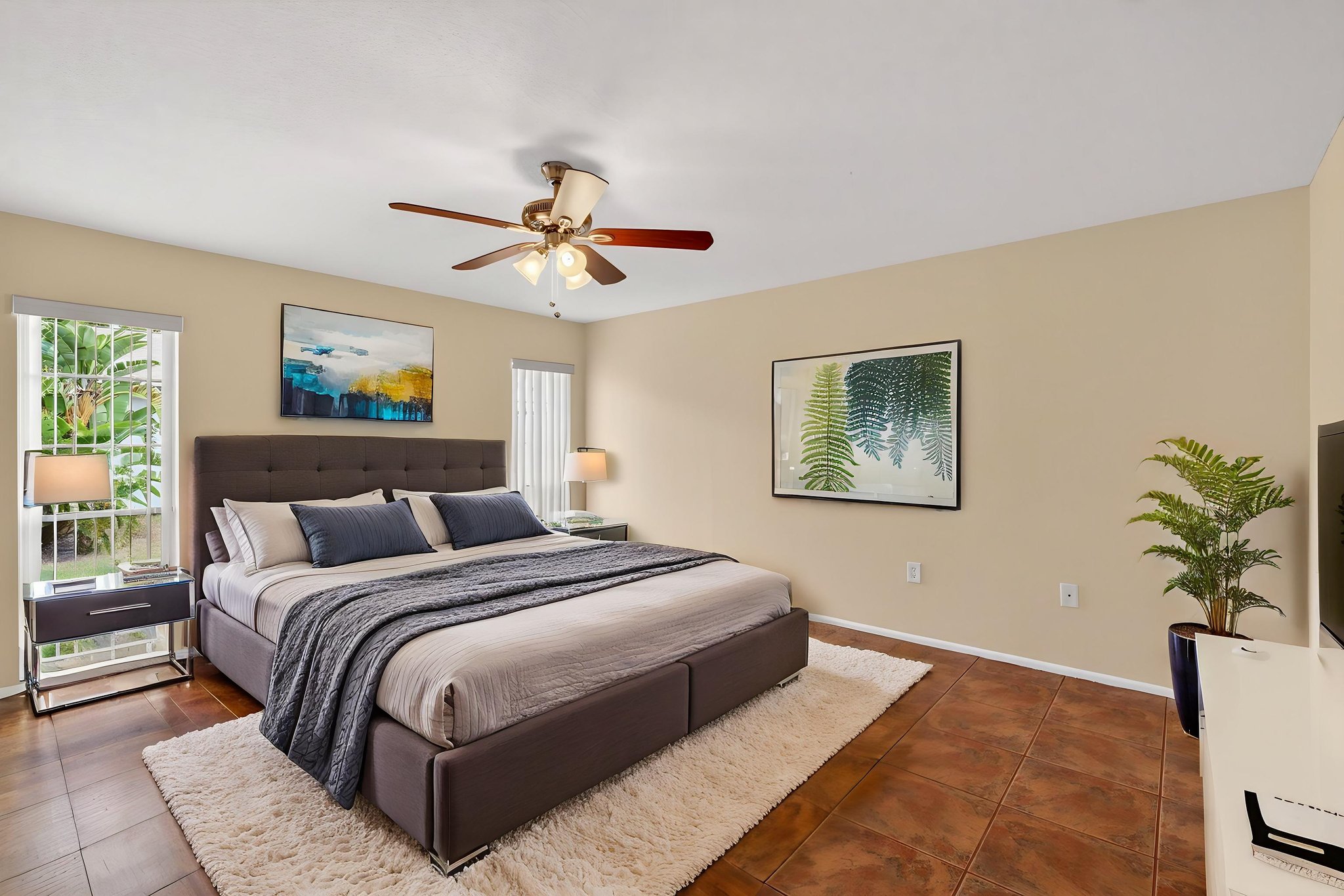 DSC08171 virtually staged.jpeg