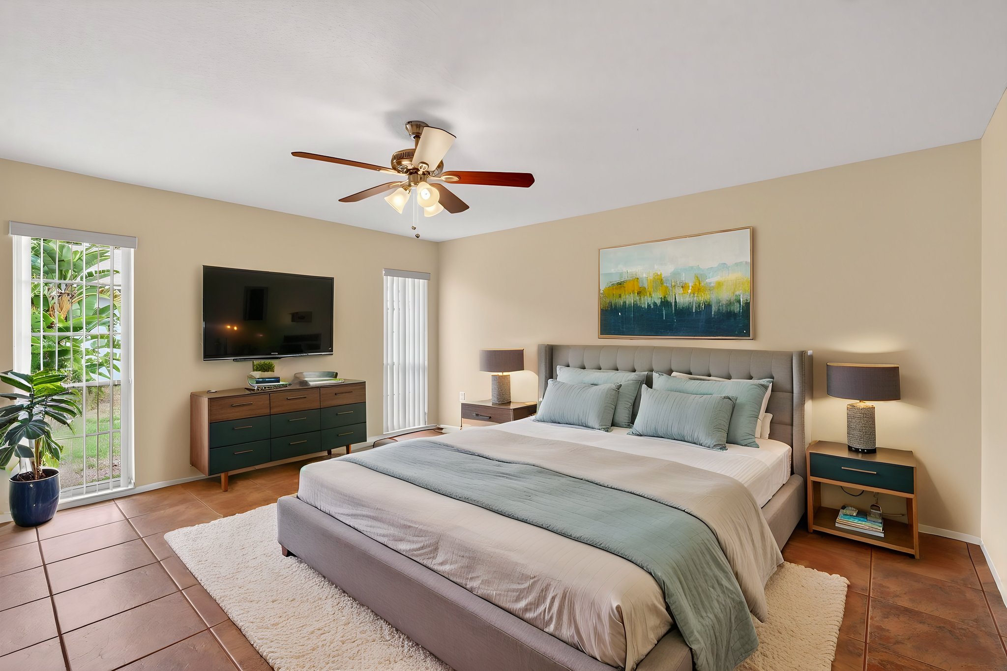 DSC08171 virtually staged.jpeg