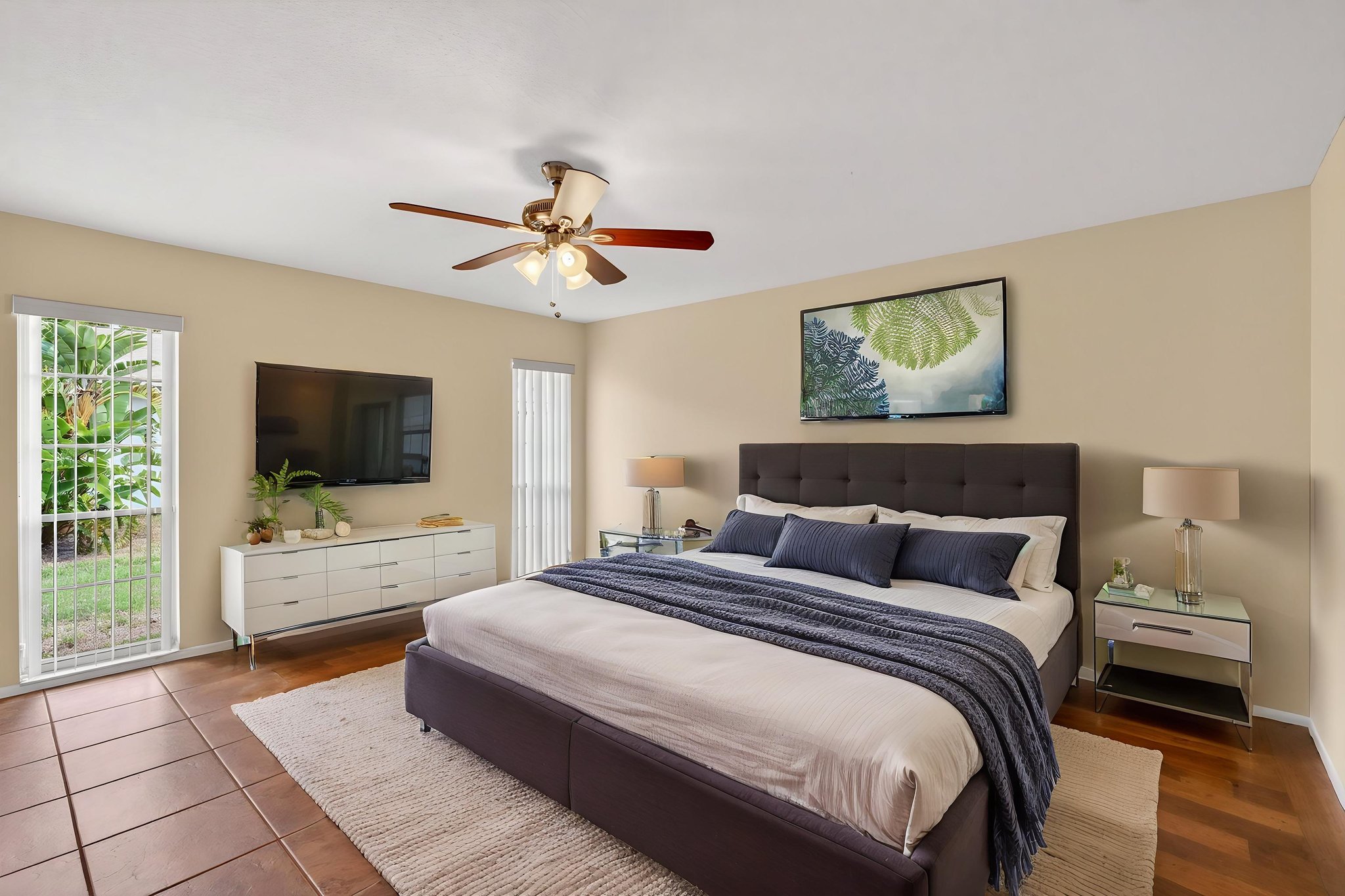 DSC08171 virtually staged.jpeg