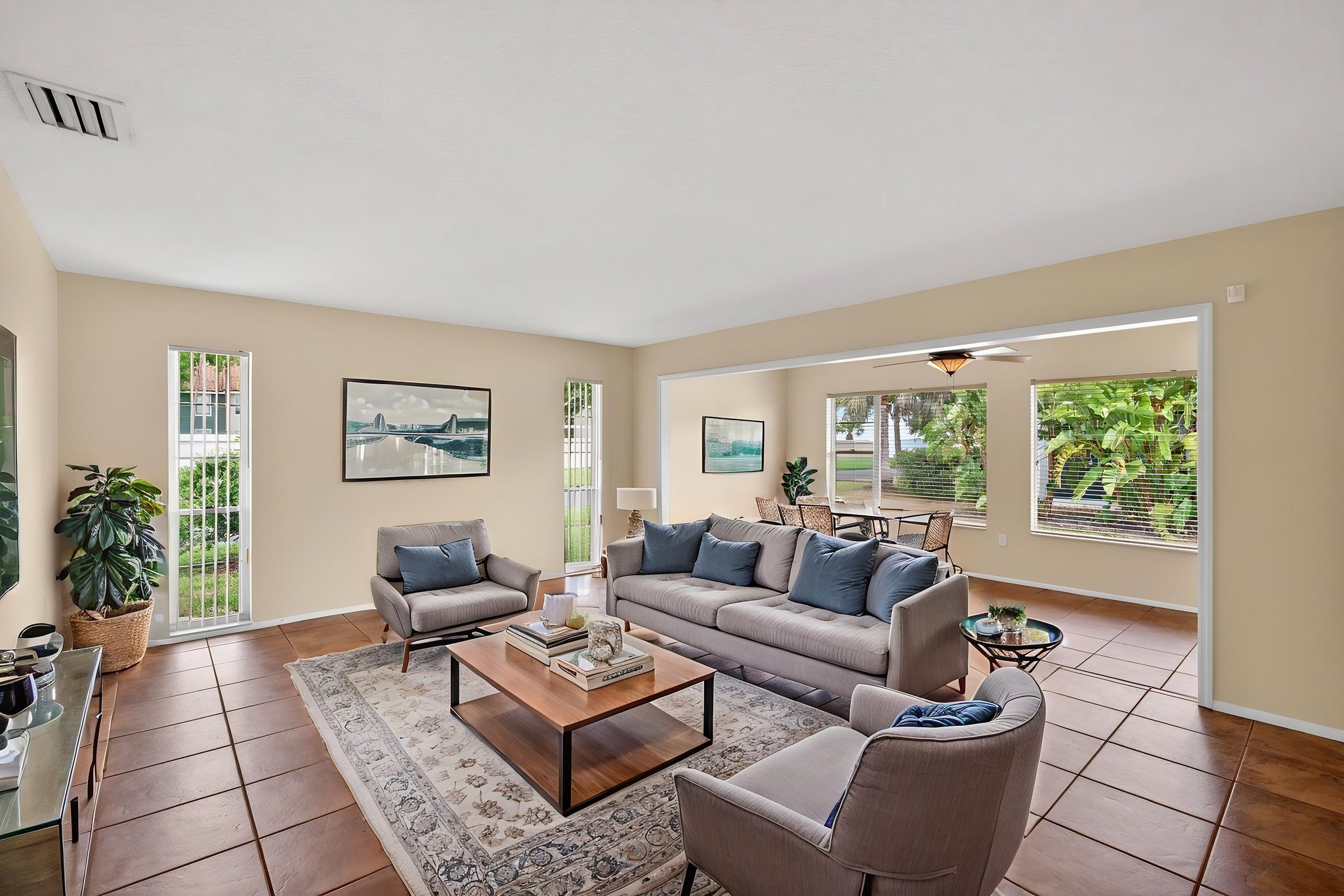 DSC08141 virtually staged.jpeg