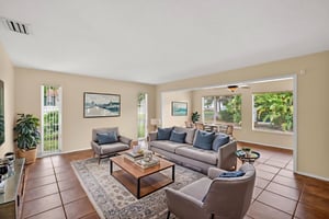 DSC08141 virtually staged.jpeg