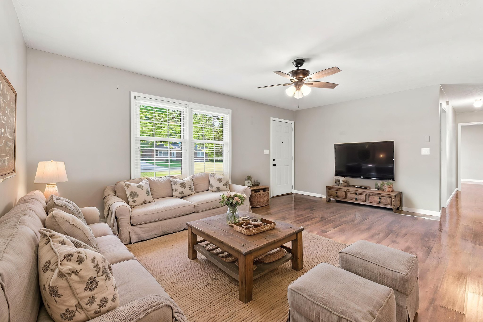 3504 Donna Ln-18 virtually staged.jpeg